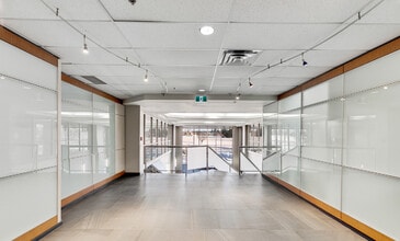 1565 27th Ave NE, Calgary, AB à louer Photo intérieure- Image 2 de 3