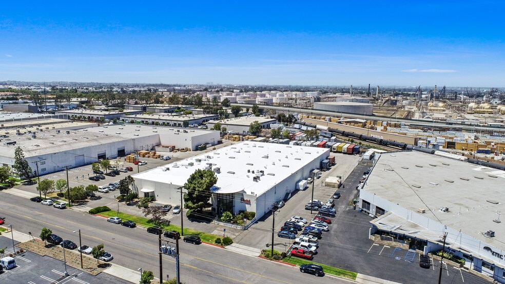 2715-2725 Columbia St, Torrance, CA for sale - Building Photo - Image 1 of 3