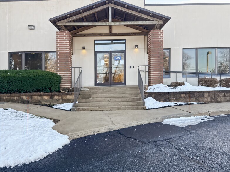 44 Apple St, Tinton Falls, NJ à louer - Photo du bâtiment - Image 2 de 14