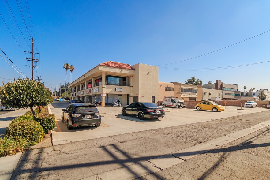 22156 Sherman Way, Canoga Park, CA for lease - Building Photo - Image 3 of 10
