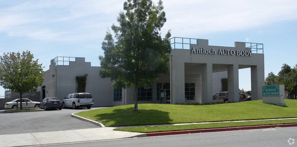 1401 Verne Roberts Cir, Antioch, CA for sale - Building Photo - Image 2 of 2