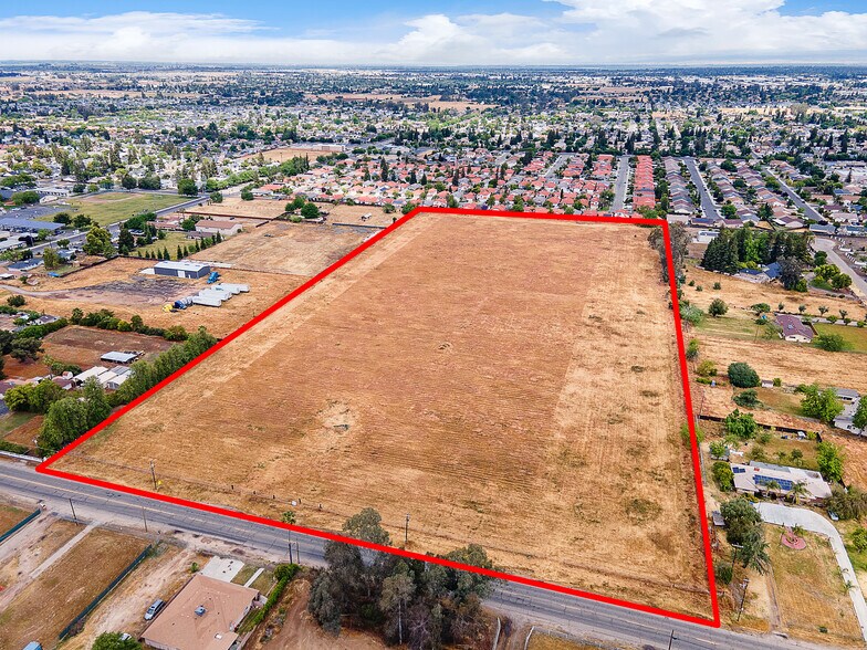 4260 W McKinley Ave, Fresno, CA à vendre - Photo du bâtiment - Image 1 de 4