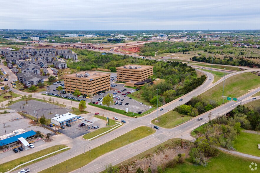 515 Central Park Dr, Oklahoma City, OK à louer - Aérien - Image 3 de 12
