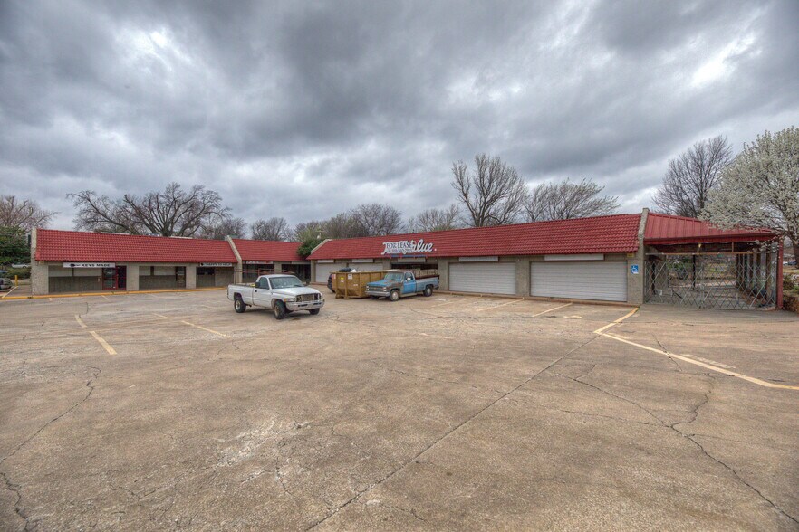 4311 E 31st St, Tulsa, OK à louer - Photo du bâtiment - Image 1 de 19