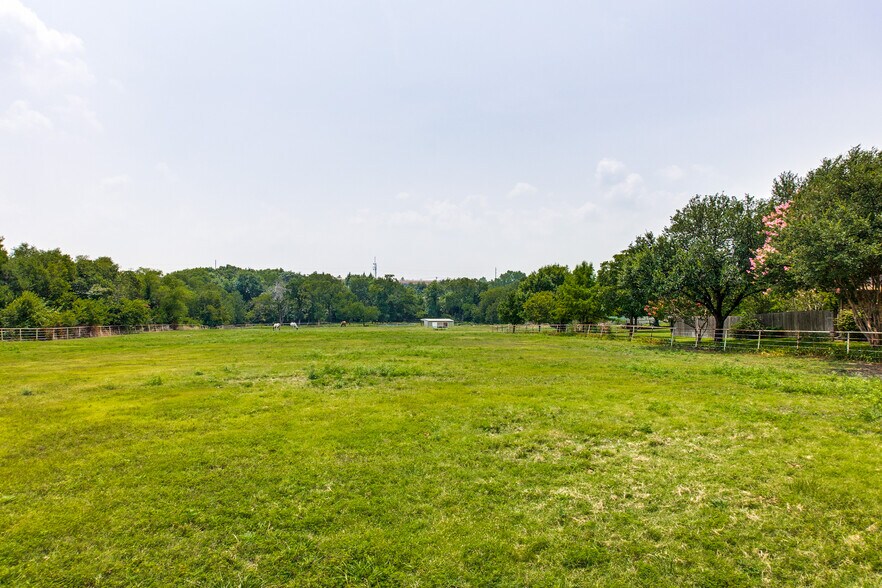 5901 President George Bush Highway, Rowlett, TX à vendre - Photo du bâtiment - Image 3 de 14