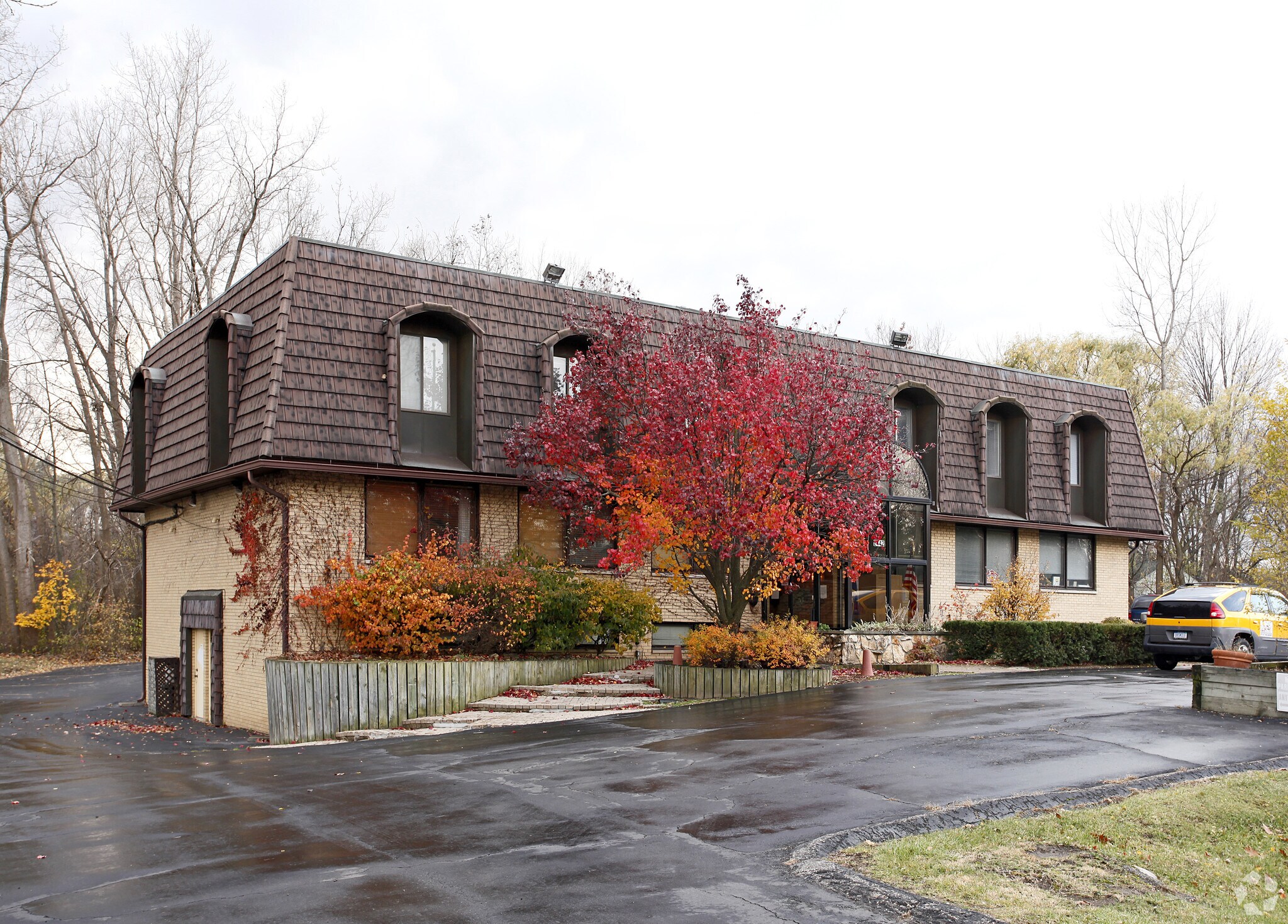 2442 E Maple Ave, Flint, MI à louer Photo principale- Image 1 de 25