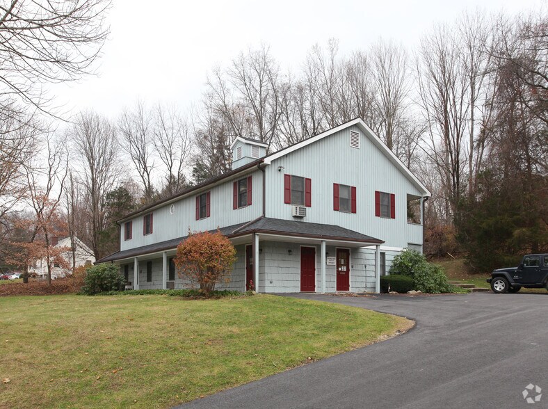 123 Litchfield Rd, New Milford, CT à louer - Photo du bâtiment - Image 2 de 17