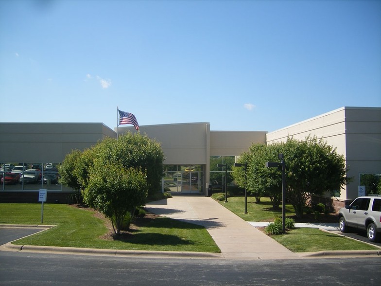 1930 W Bennett St, Springfield, MO for sale - Building Photo - Image 1 of 1