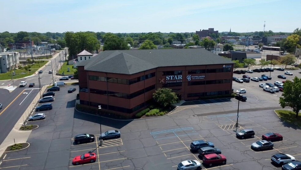 400 N High St, Muncie, IN à vendre - Vidéo sur l’inscription commerciale - Image 2 de 27
