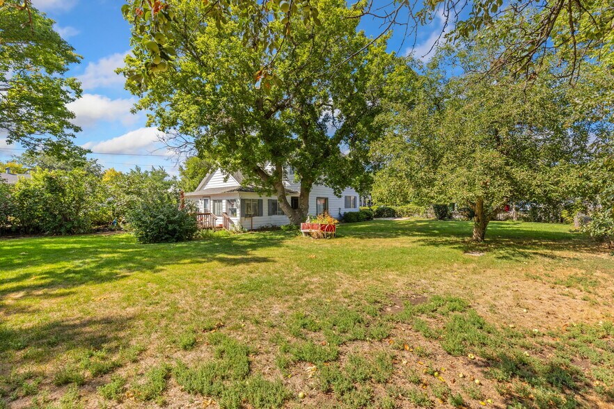 600-616 Front St portefeuille de 2 propriétés à vendre sur LoopNet.ca - Photo du bâtiment - Image 3 de 10