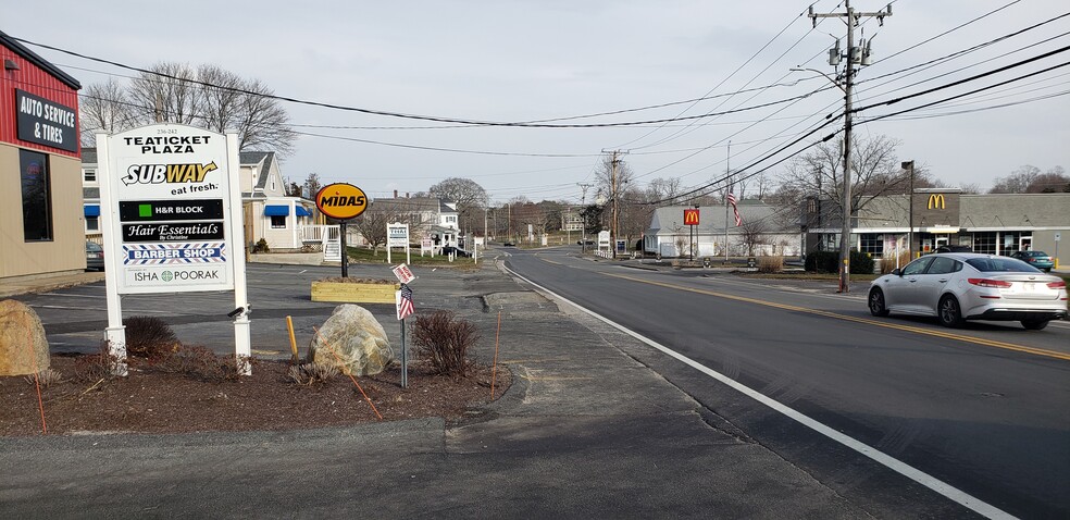 236-242 Teaticket Hwy, East Falmouth, MA for lease - Building Photo - Image 3 of 4