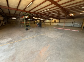 2362 S Pine St, Spartanburg, SC à louer Photo intérieure- Image 2 de 13