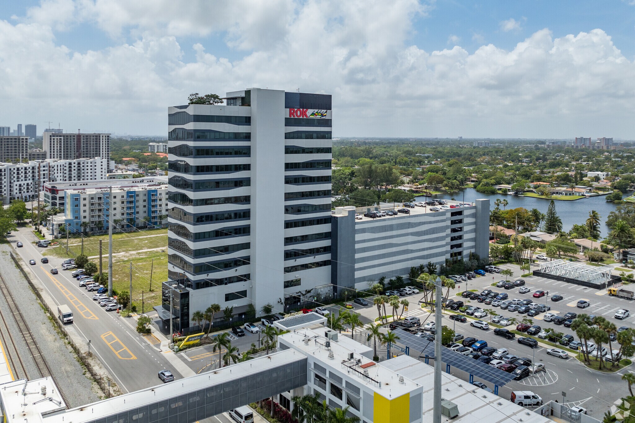 19790 W Dixie Hwy, Aventura, FL à vendre Photo du bâtiment- Image 1 de 140
