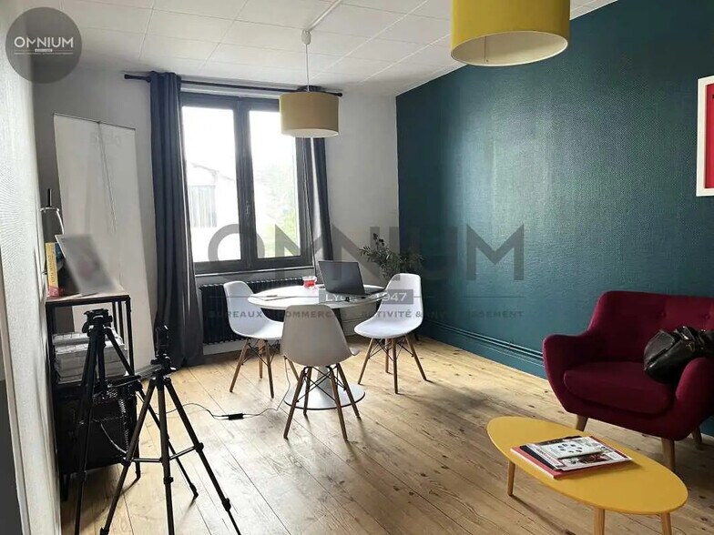 Office in Caluire-et-Cuire for lease - Interior Photo - Image 2 of 6