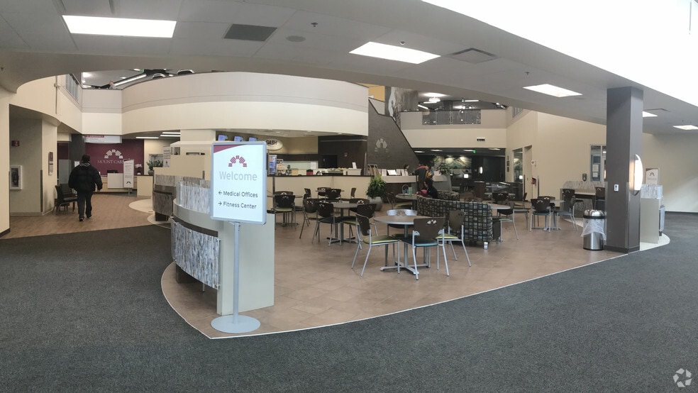 7100 Graphics Way, Lewis Center, OH for lease - Lobby - Image 3 of 6