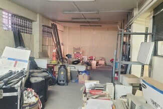 Plus de détails pour Multi-résidentiel à vendre