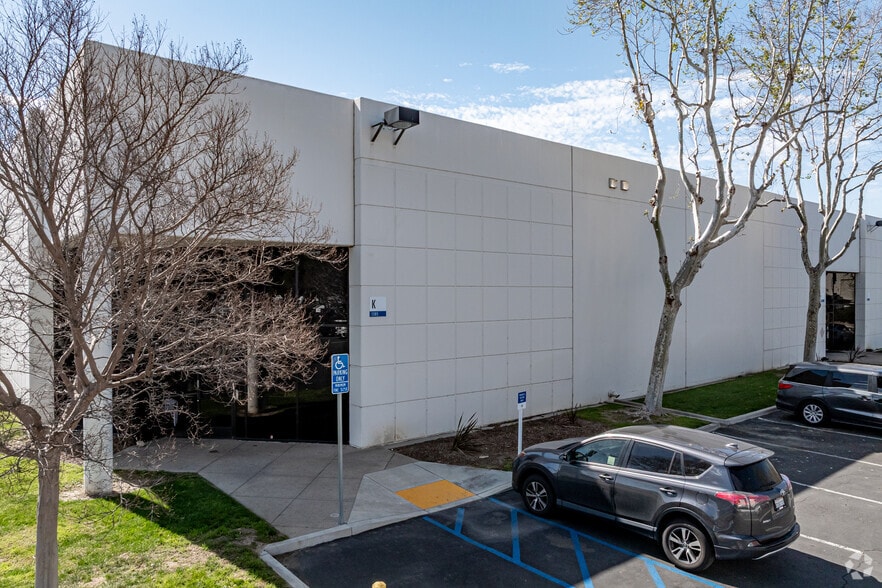 1505 S Dupont Ave, Ontario, CA for lease - Building Photo - Image 3 of 7
