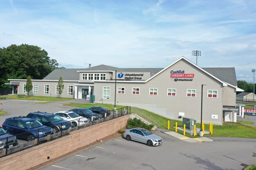 333 SW Cutoff, Northborough, MA à louer - Photo du bâtiment - Image 3 de 9