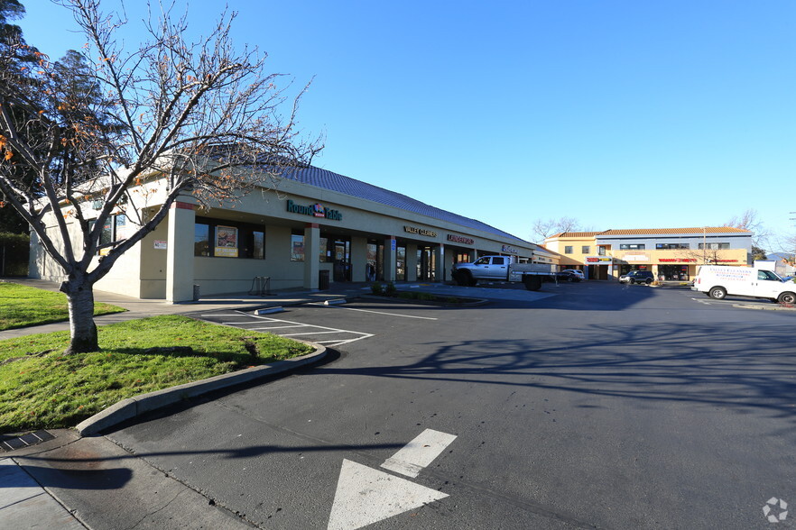 701-727 Lincoln Ave, Napa, CA à louer - Photo du bâtiment - Image 2 de 7