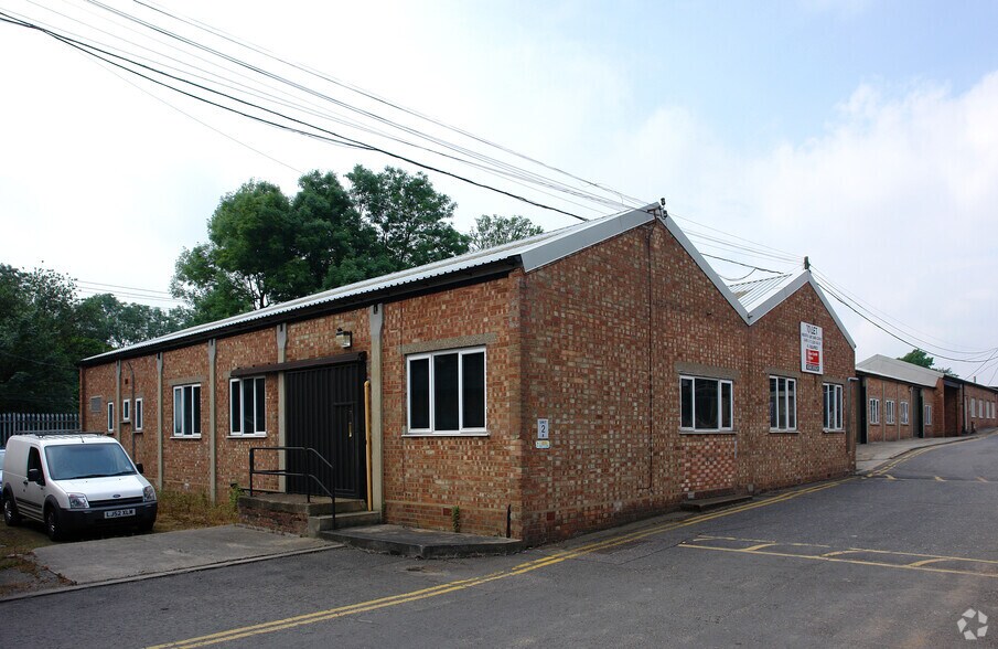 Church Rd, Romford à louer - Photo du bâtiment - Image 3 de 4