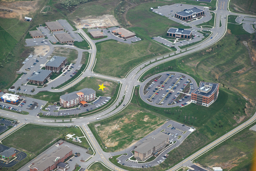 White Oaks Blvd, Bridgeport, WV à vendre - Photo principale - Image 1 de 1