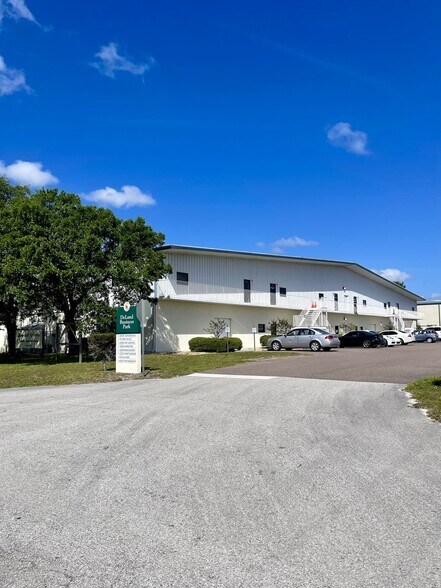 1200 Flightline Blvd, Deland, FL à louer - Photo du bâtiment - Image 1 de 11