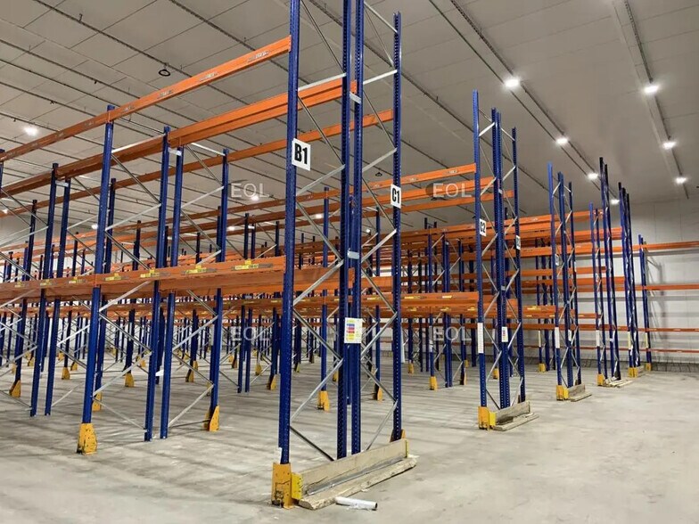 Industrial in Chilly-Mazarin for lease - Interior Photo - Image 3 of 6