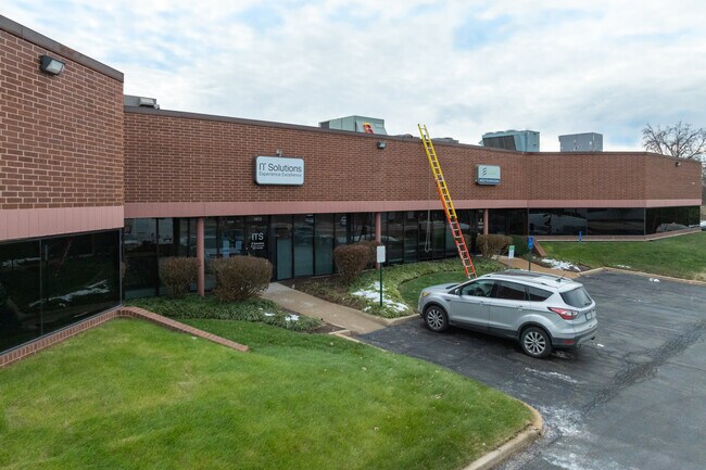 More details for 1908-2000 Innerbelt Business Center Dr, Saint Louis, MO - Flex for Lease