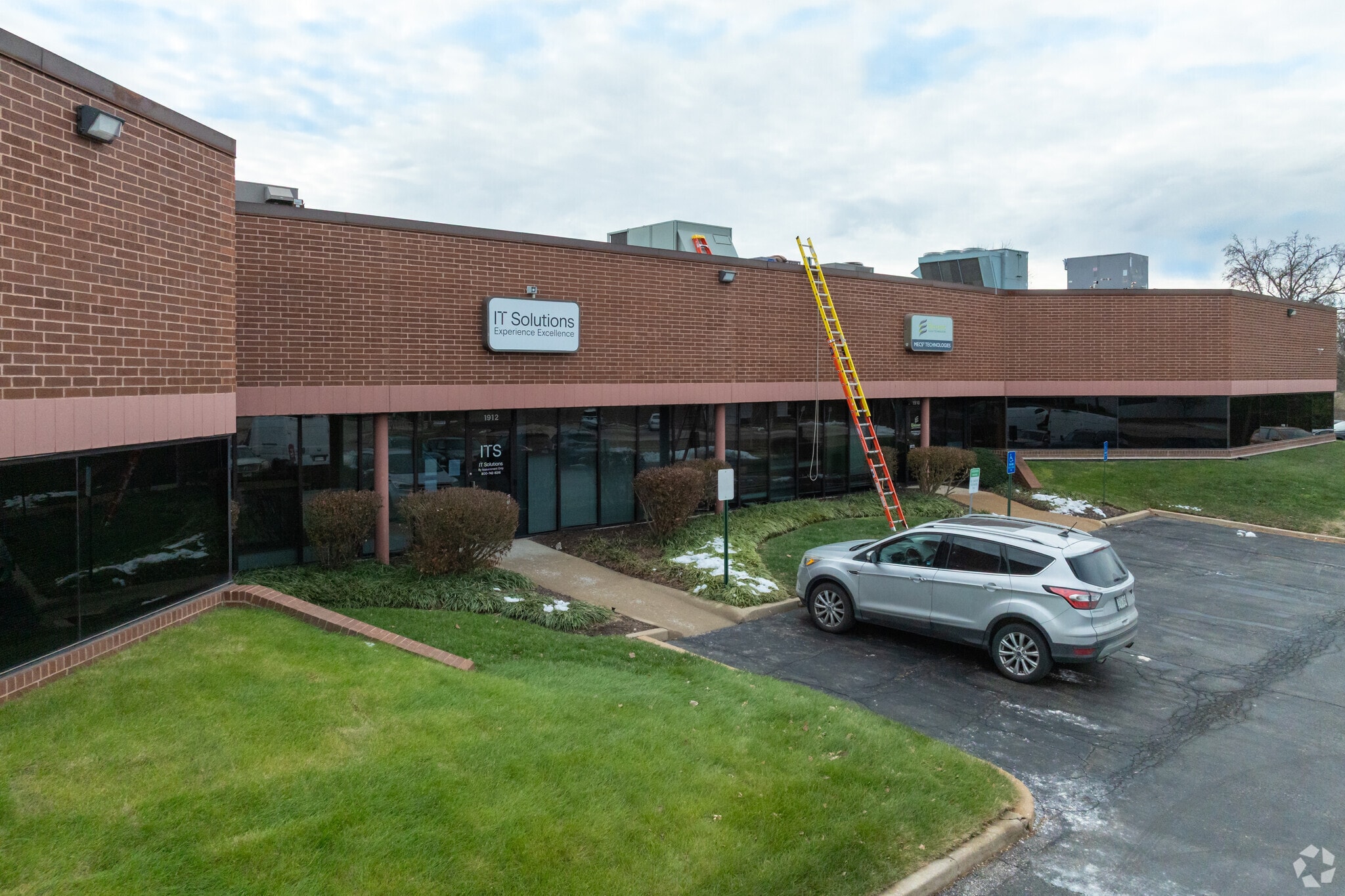 1908-2000 Innerbelt Business Center Dr, Saint Louis, MO for lease Primary Photo- Image 1 of 2