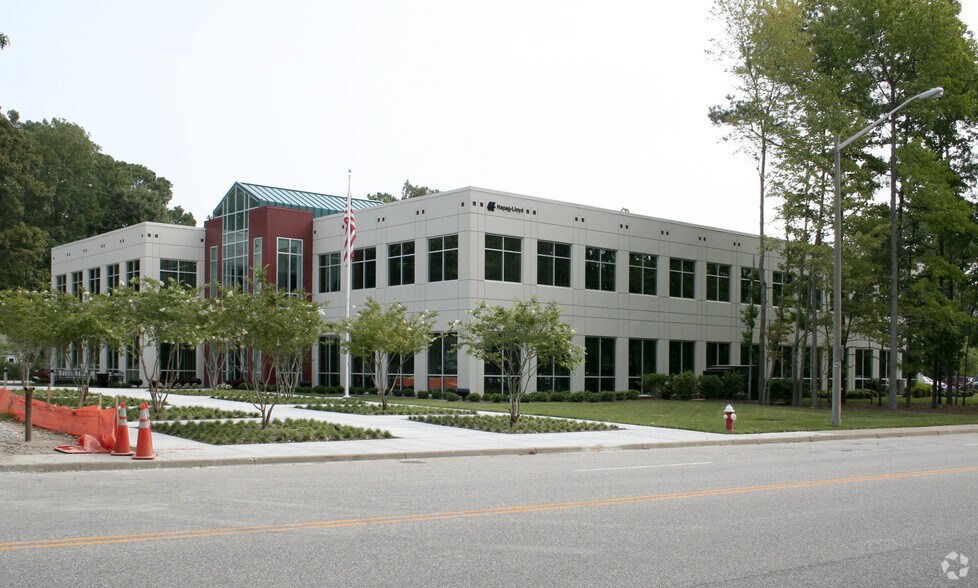 5712 Cleveland St, Virginia Beach, VA à louer - Photo du bâtiment - Image 2 de 6