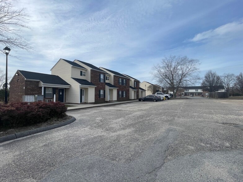 601 Main St, Lillington, NC à vendre - Photo du bâtiment - Image 2 de 21