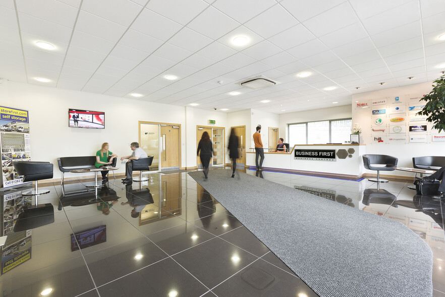 Davyfield Road Rd, Blackburn for lease - Lobby - Image 2 of 11