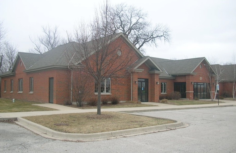 474 Division St, Sugar Grove, IL for sale - Building Photo - Image 3 of 4