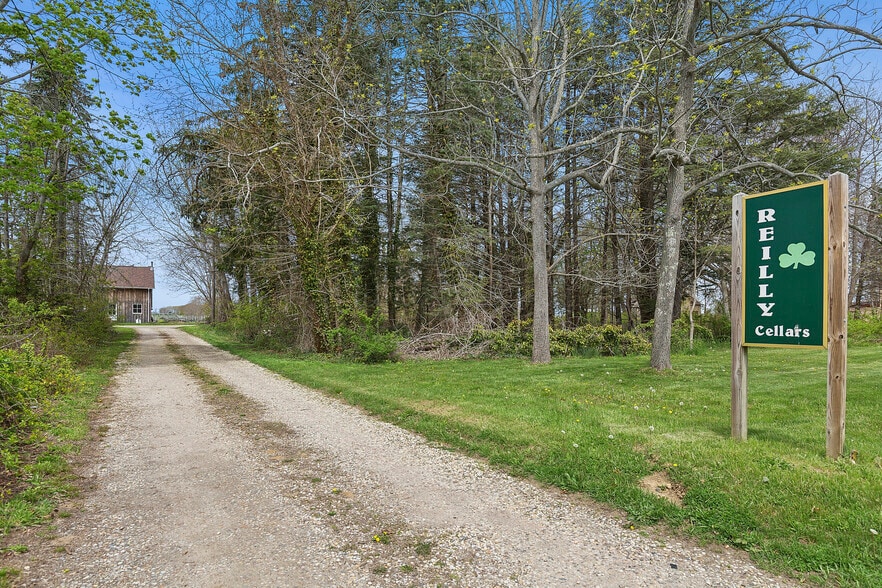 36925 Main Rd, Cutchogue, NY à vendre - Photo du bâtiment - Image 2 de 8
