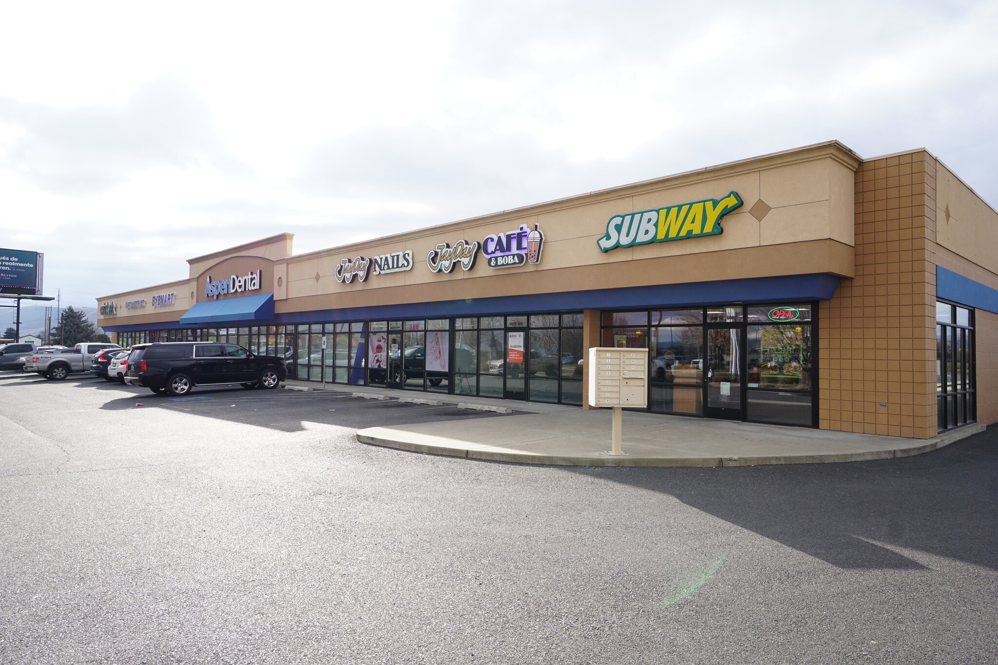 2402 S 1st St, Yakima, WA for lease Primary Photo- Image 1 of 8