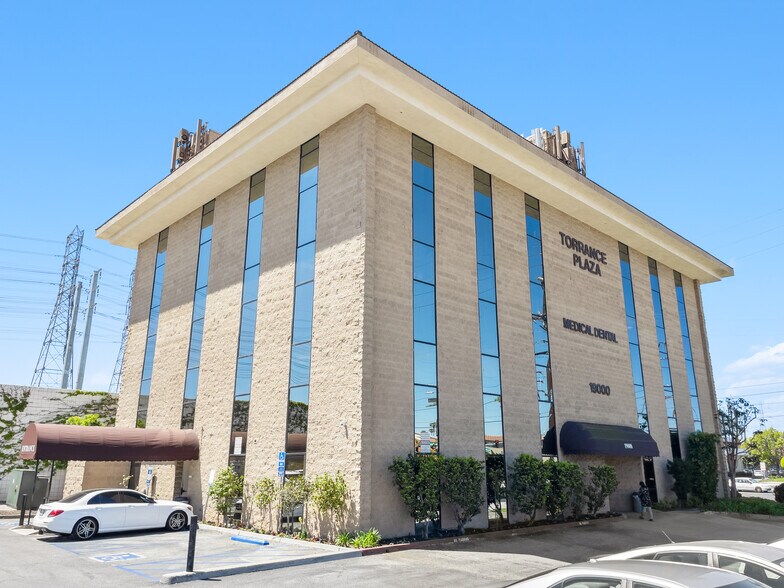 19000 Hawthorne Blvd, Torrance, CA à louer - Photo du bâtiment - Image 2 de 11