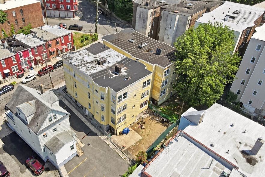 25 Saratoga Ave, Yonkers, NY à vendre - Photo du bâtiment - Image 3 de 47