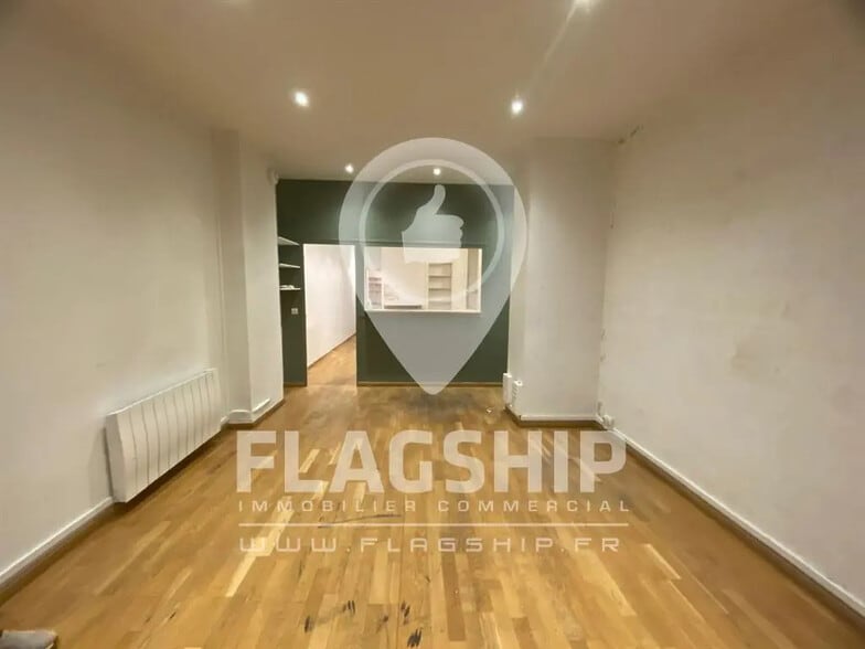 Retail in Paris for sale - Interior Photo - Image 1 of 6