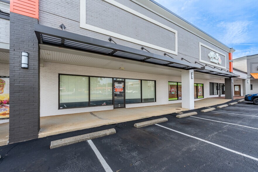 1178 Woodruff Rd, Greenville, SC à louer - Photo du bâtiment - Image 2 de 11