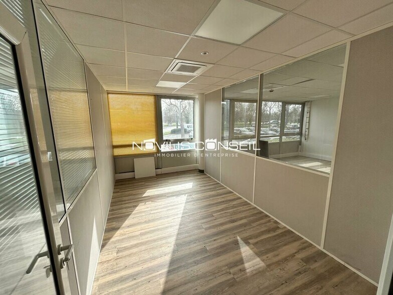 Office in Labège for lease - Building Photo - Image 2 of 3