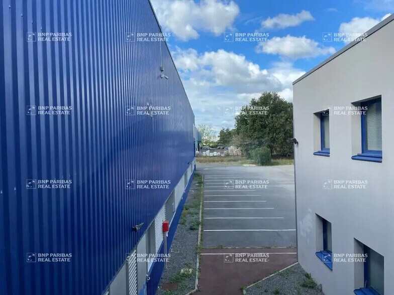 Flex dans Saint-Aignan-Grandlieu à louer - Photo du bâtiment - Image 2 de 11