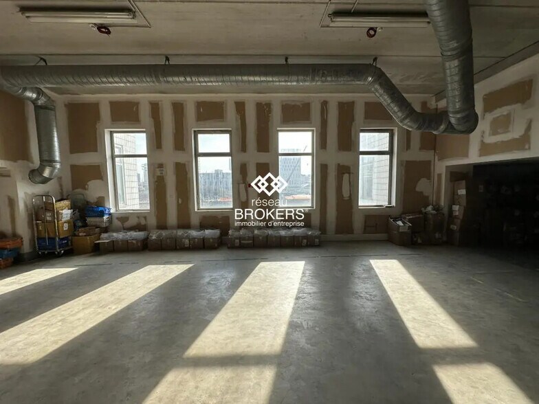 Industriel dans Ivry-sur-Seine à louer - Photo du bâtiment - Image 2 de 6