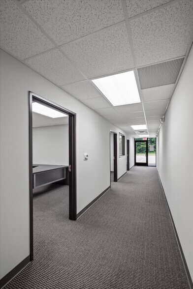 38765-38795 Mound Rd, Sterling Heights, MI à louer - Photo intérieure - Image 2 de 15