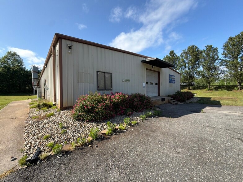 131 Reep Dr, Morganton, NC for sale - Primary Photo - Image 1 of 7