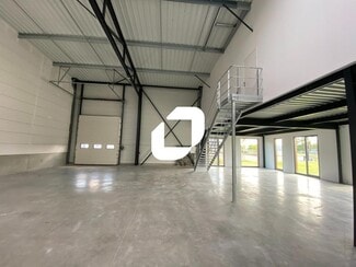 Plus de détails pour 332 Rue De Bruxelles, Nieppe - Local d'activités à louer