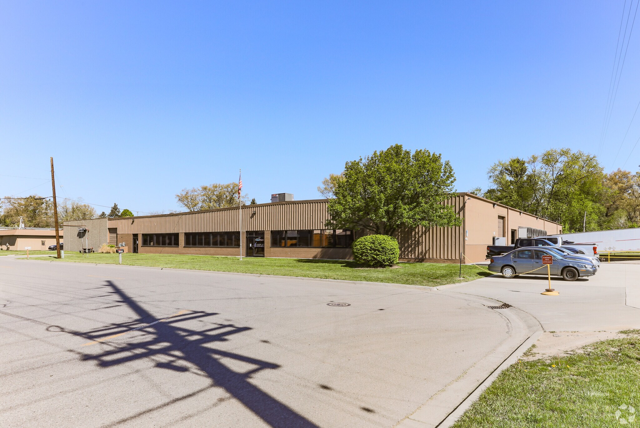 1115-1145 Sutton St, Howell, MI à vendre Photo principale- Image 1 de 1