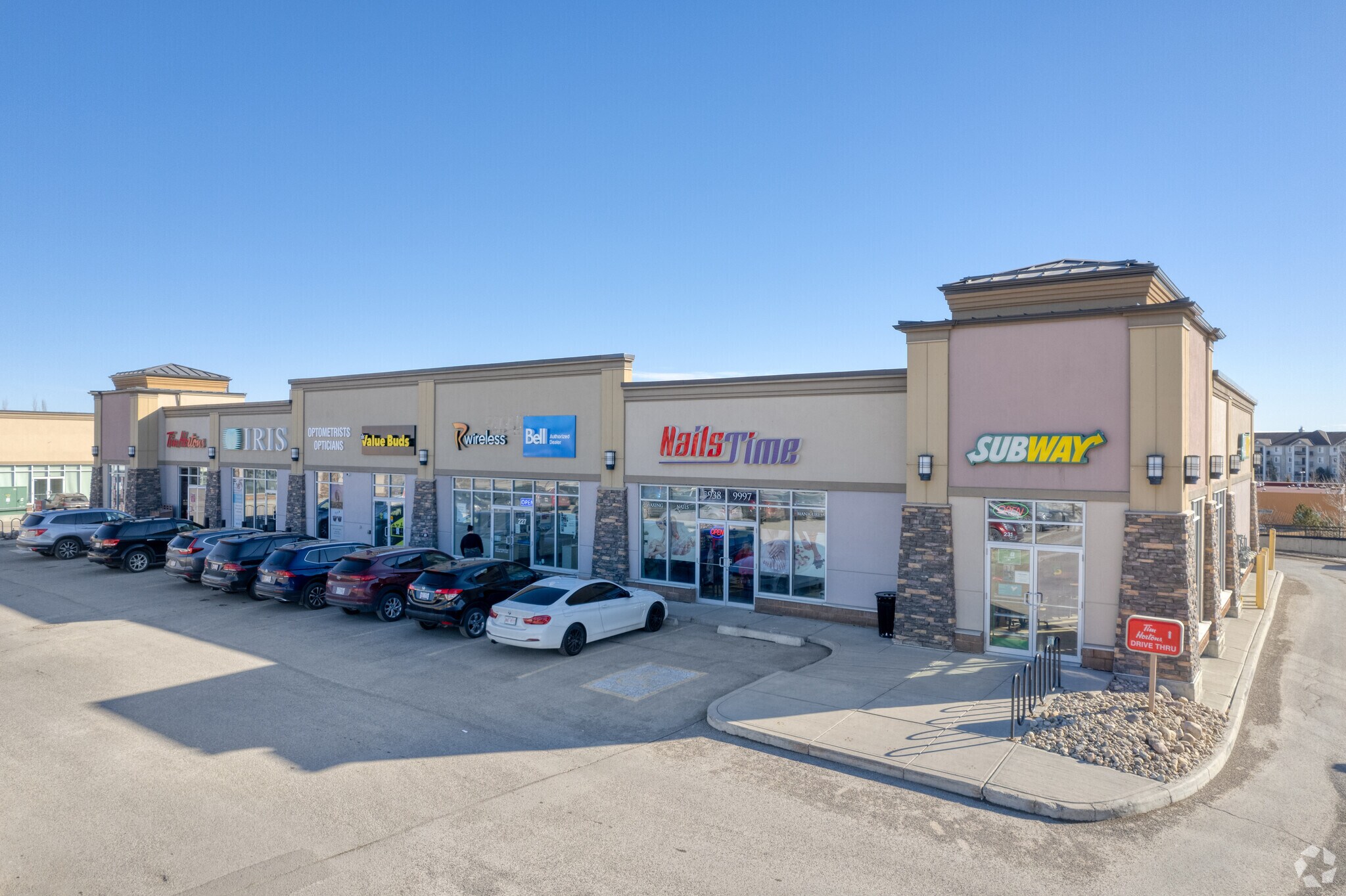 200 Southridge Dr, Okotoks, AB à vendre Photo du bâtiment- Image 1 de 1