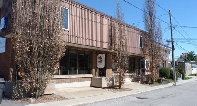 Plus de détails pour 159 Rue Vaillant, L'assomption, QC - Bureau à louer