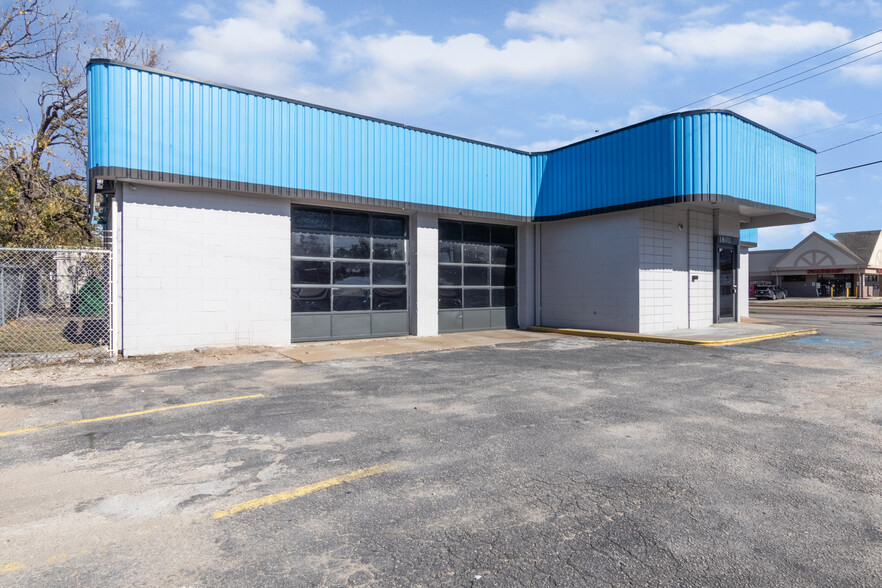 1801 Bingle Rd, Houston, TX for lease - Building Photo - Image 2 of 23