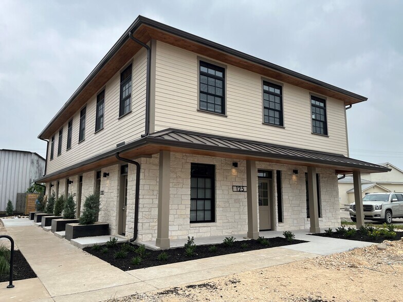 125 Rose, Buda, TX à louer - Photo du bâtiment - Image 1 de 1